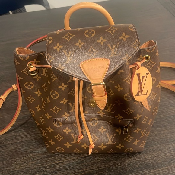 Louis Vuitton Montsouris PM Backpack Brown Monogram With LV Logo Charm - Picture 2 of 3